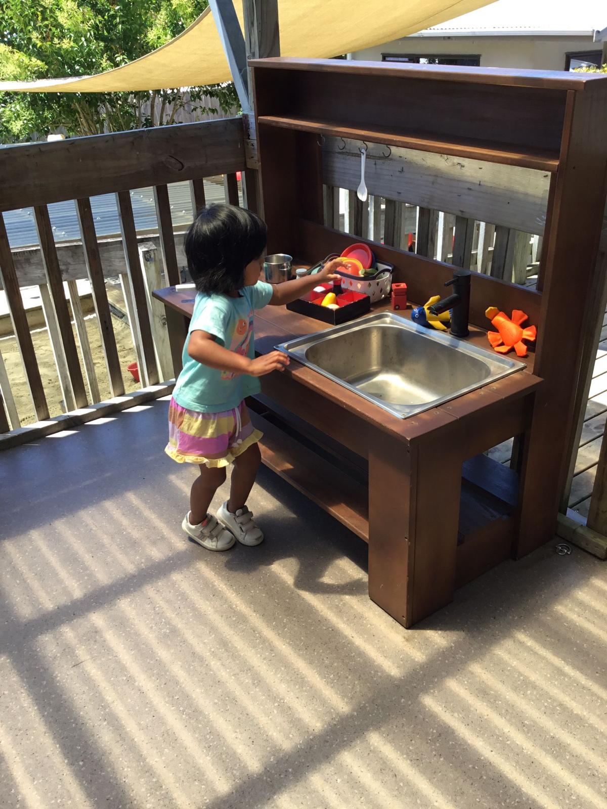 Preschool children and educators together during the day